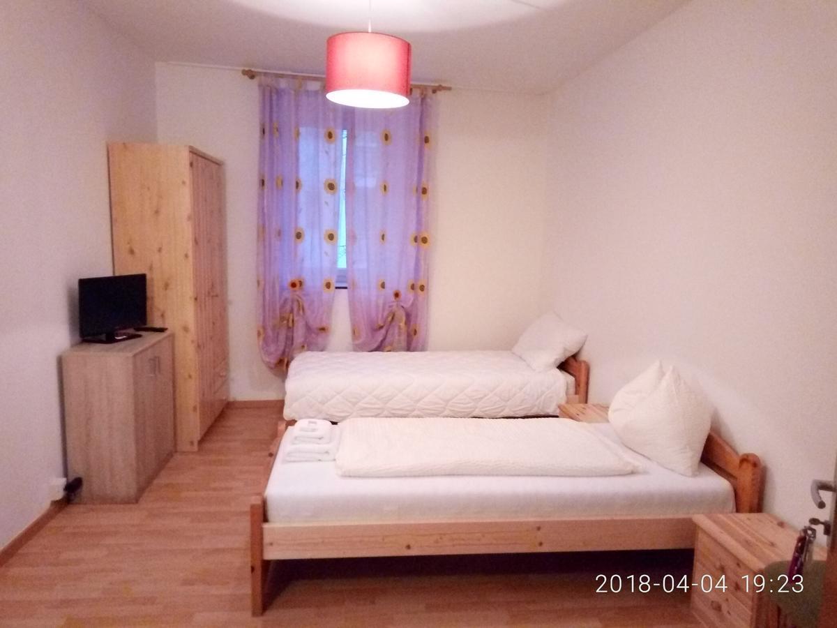 Gasthof Mondschein Hotel เมราโน ภายนอก รูปภาพ